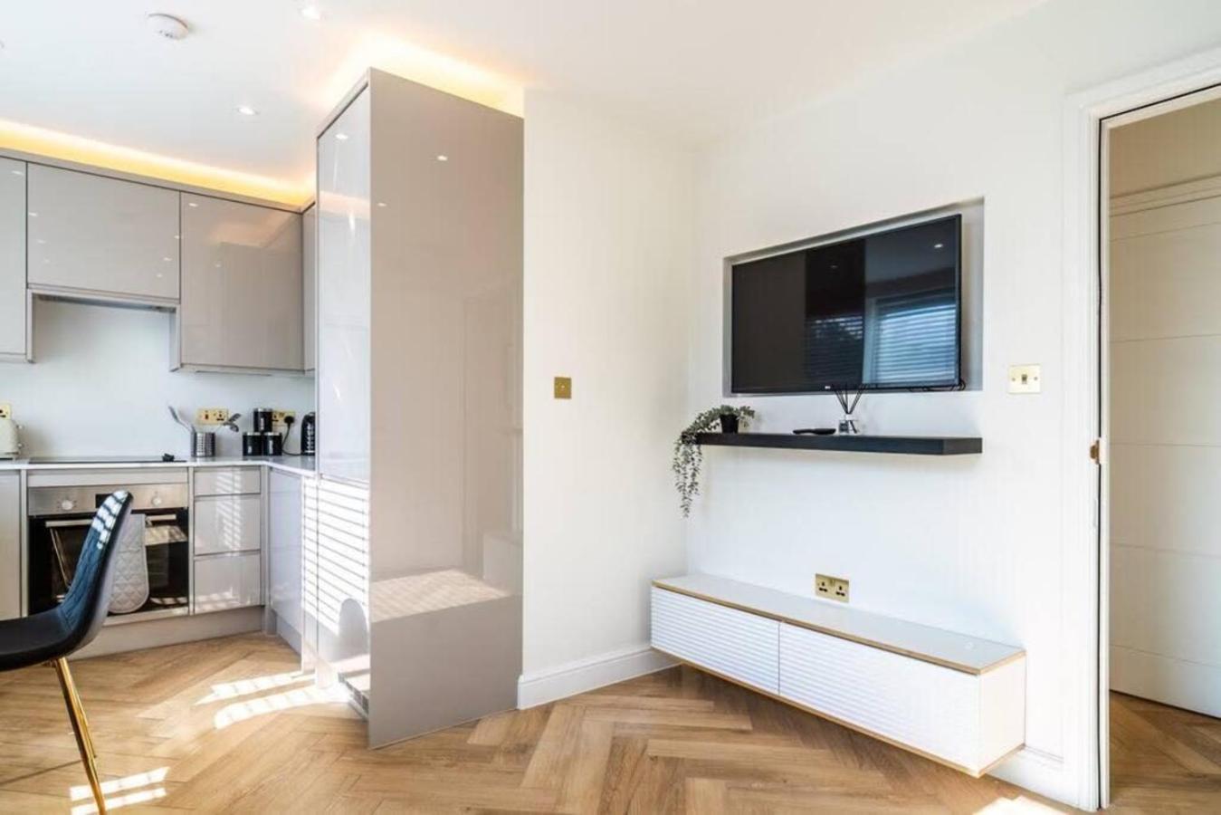 Beautiful In Kentish Town Apartment